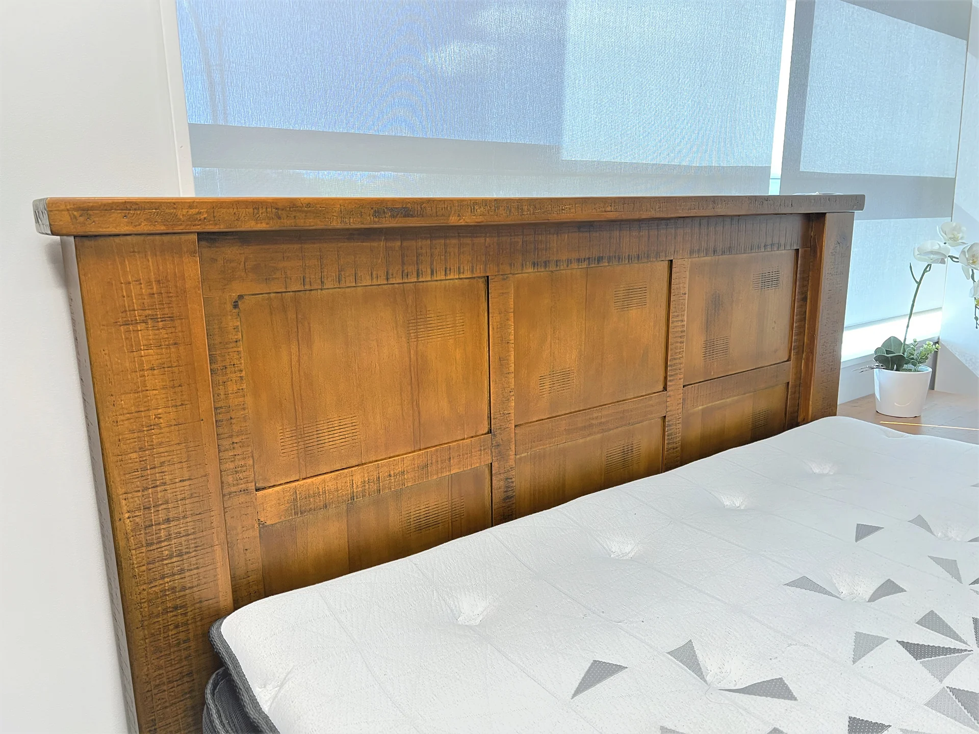 Chicago Solid Wood Queen Bed Frame - Brown - Image 3