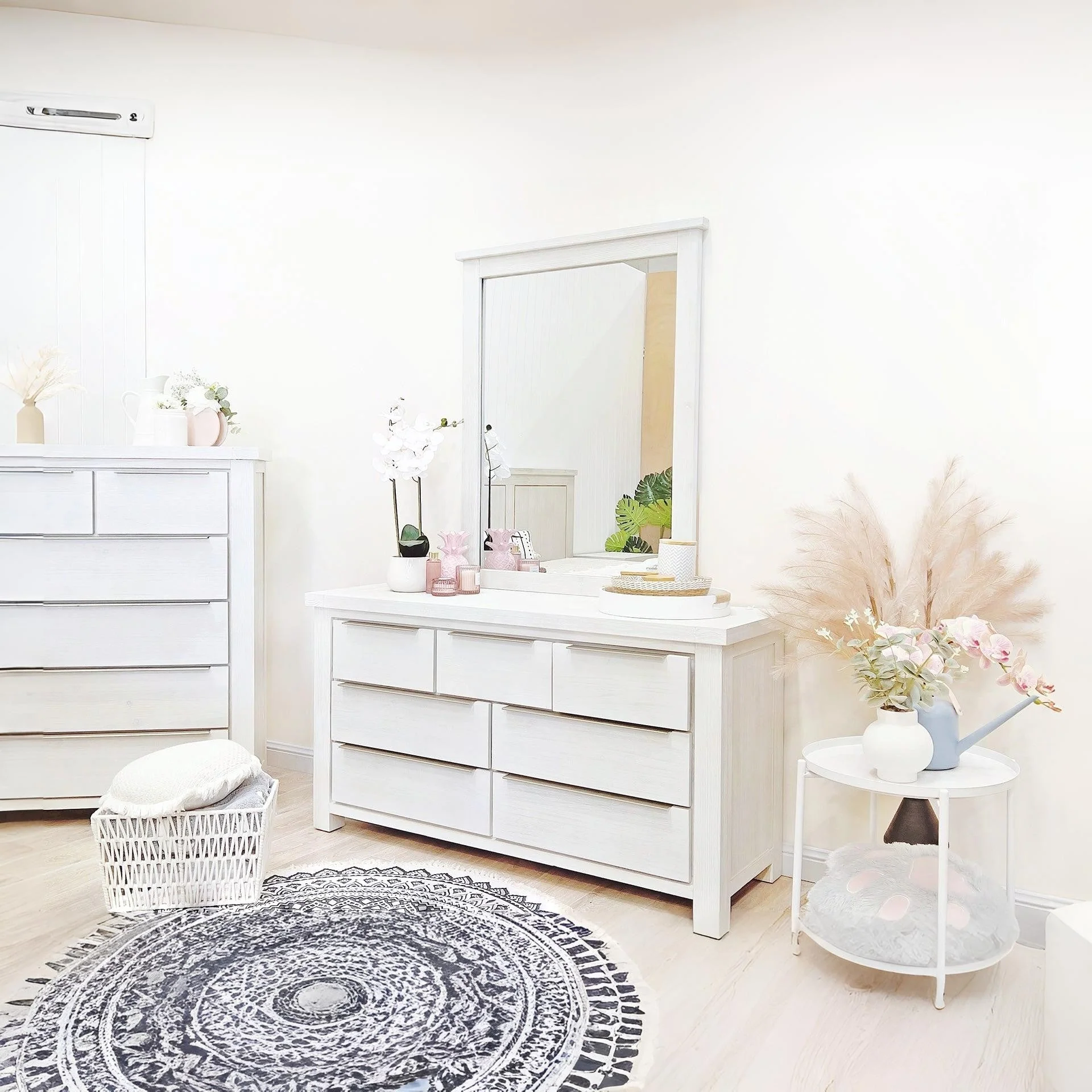 Lincoln Solid Wood 7 Drawer Dresser - White - Image 3